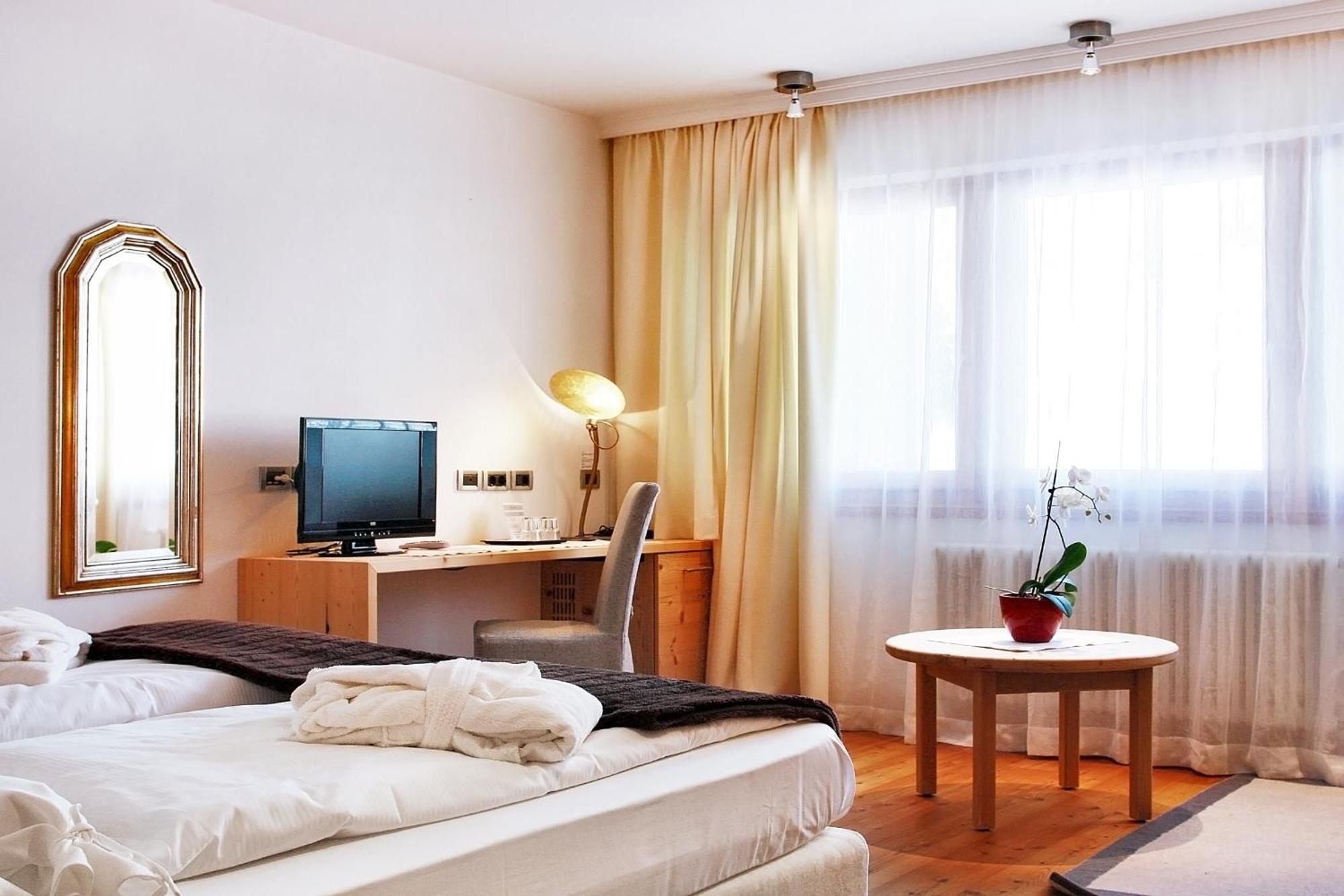 Hotel La Majun La Villa  Zewnętrze zdjęcie